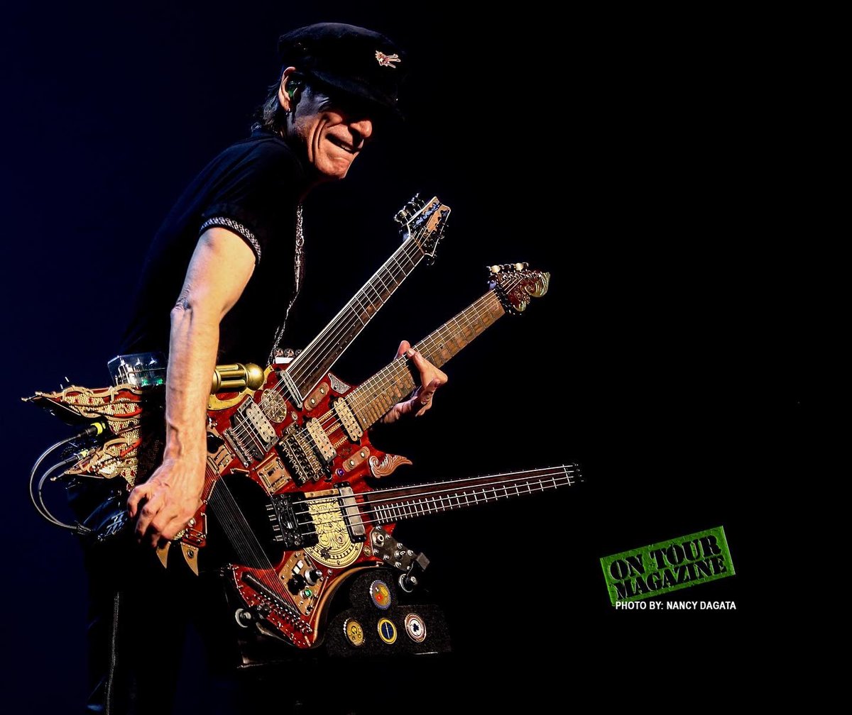 CTDags23's tweet photo. What a spectacular show by @stevevai tonight!!! Waited the whole night for him to play The Hydra!! https://t.co/YTCfs8ZwRM