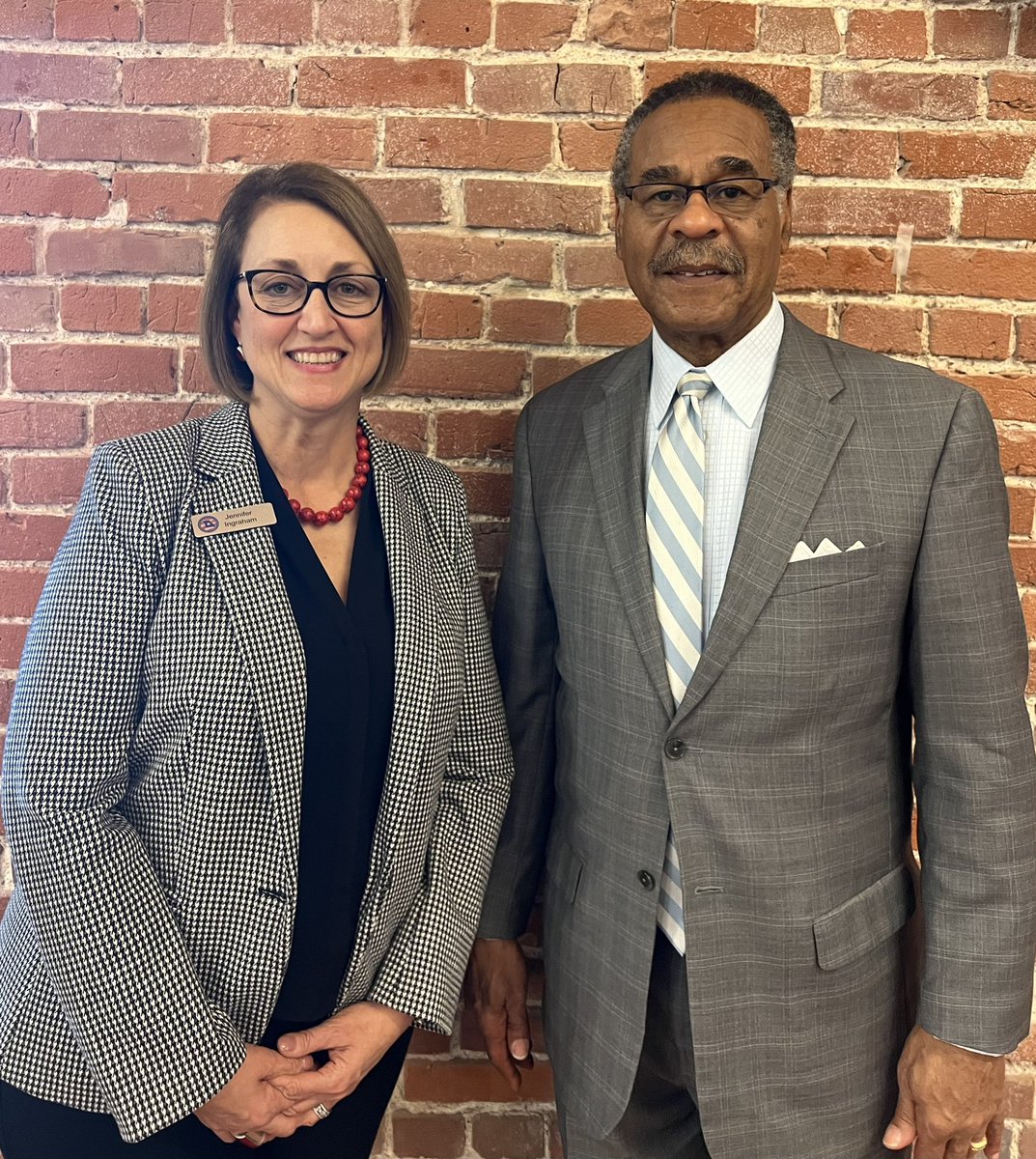 JenniferIngrah4's tweet photo. I’m grateful to @repcleaver for meeting with me to learn about the economic impact @AmeriCorps volunteers are having on #missouri communities. @ShowMeService is grateful for his support and we’re committed to *get things done* for the citizens of MO 5th District. @ShowMeService https://t.co/Ys26UK5tFx