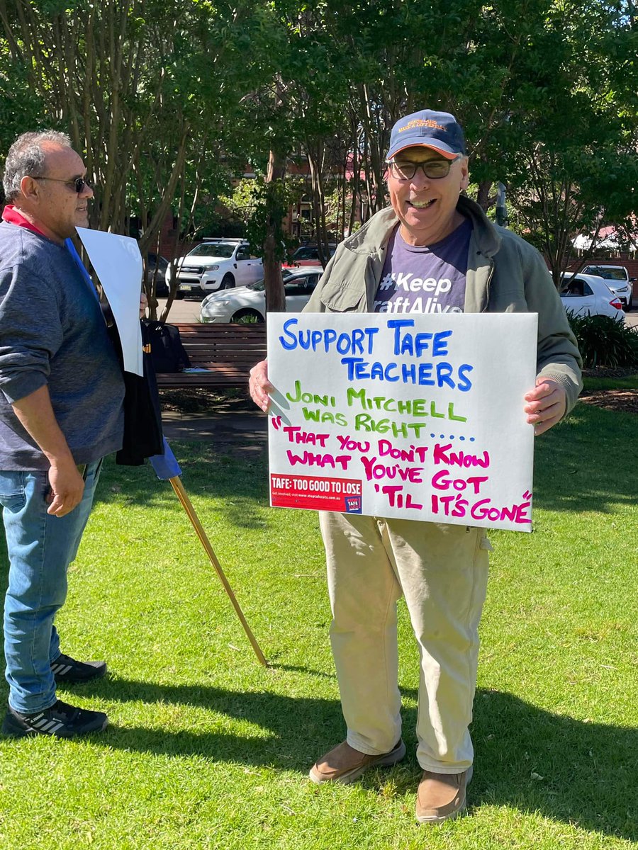Tim Crakanthorp (@crakanthorp) on Twitter photo Today, for the first time in a decade, teachers from over 60 New South Wales TAFE colleges have taken 24-hour stop-work action.
Picture thanks to <a href="/TeachersFed/">Teachers Federation</a> Today, for the first time in a decade, teachers from over 60 New South Wales TAFE colleges have taken 24-hour stop-work action.
Picture thanks to <a href="/TeachersFed/">Teachers Federation</a>