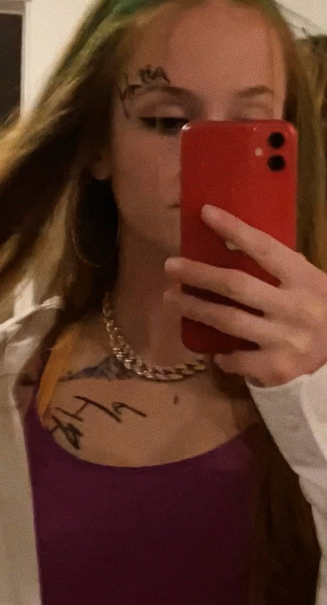 ___skylaaaa's tweet photo. 🃏🖤 https://t.co/rt5g5ycOiA