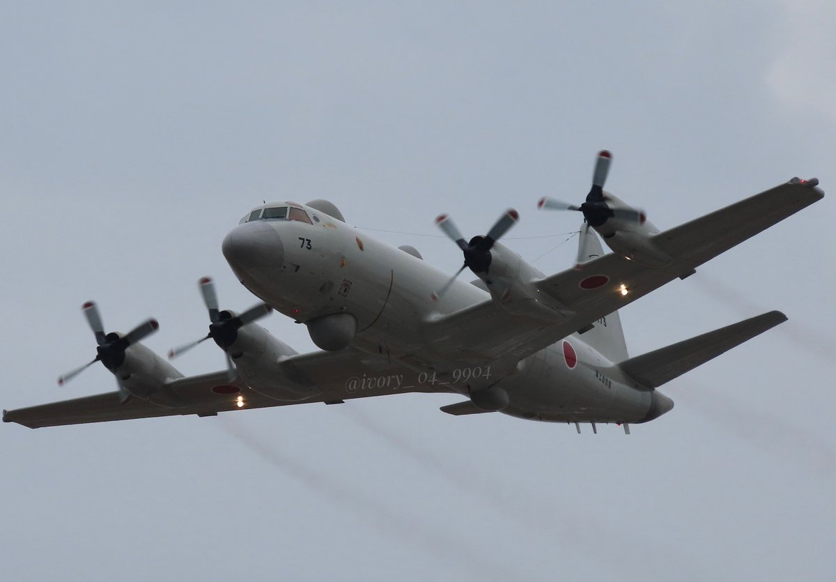ivory_71_US_2's tweet photo. 11.1 MCAS IWAKUNI 
JMSDF 海上自衛隊 ceremony flight（自衛隊の日）
右からUP-3D OP-3C EP-3 US-2
#岩国基地
#海上自衛隊
#up3d
#op3c
#ep3
#us2 https://t.co/aBIgQ5IYIw