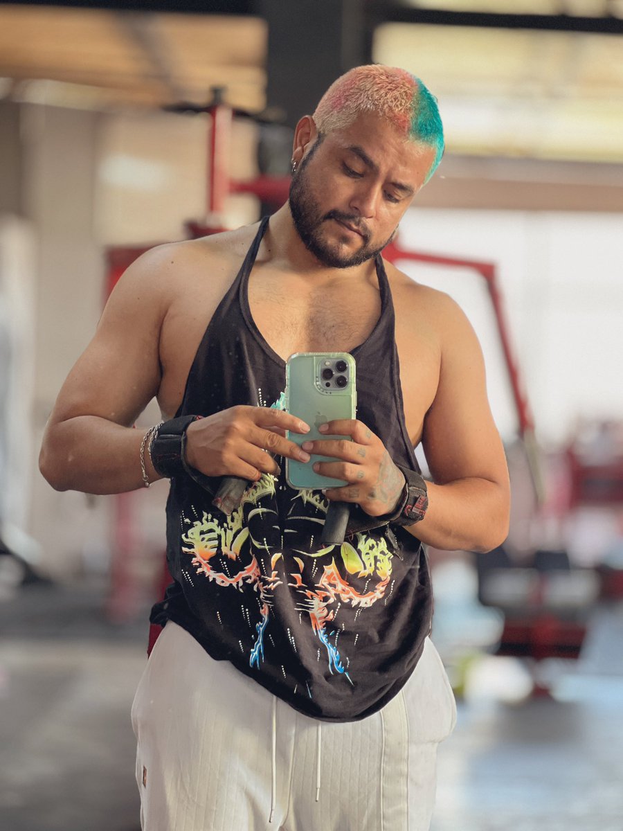 KuinDavid's tweet photo. Entrenaron hoy?…💀 https://t.co/NGPJ9ZqAko