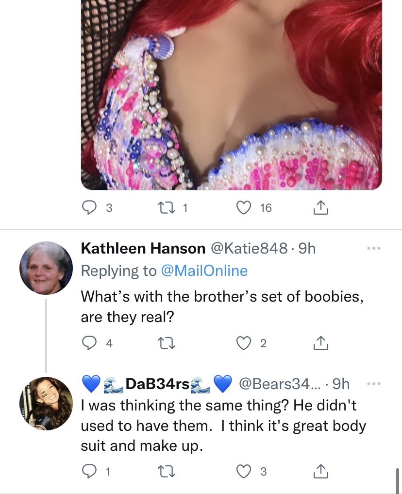 thnostalgie's tweet photo. -out of fandome- discussions hit different 
yep, he didn’t used to have them https://t.co/kQKJ40ojD4