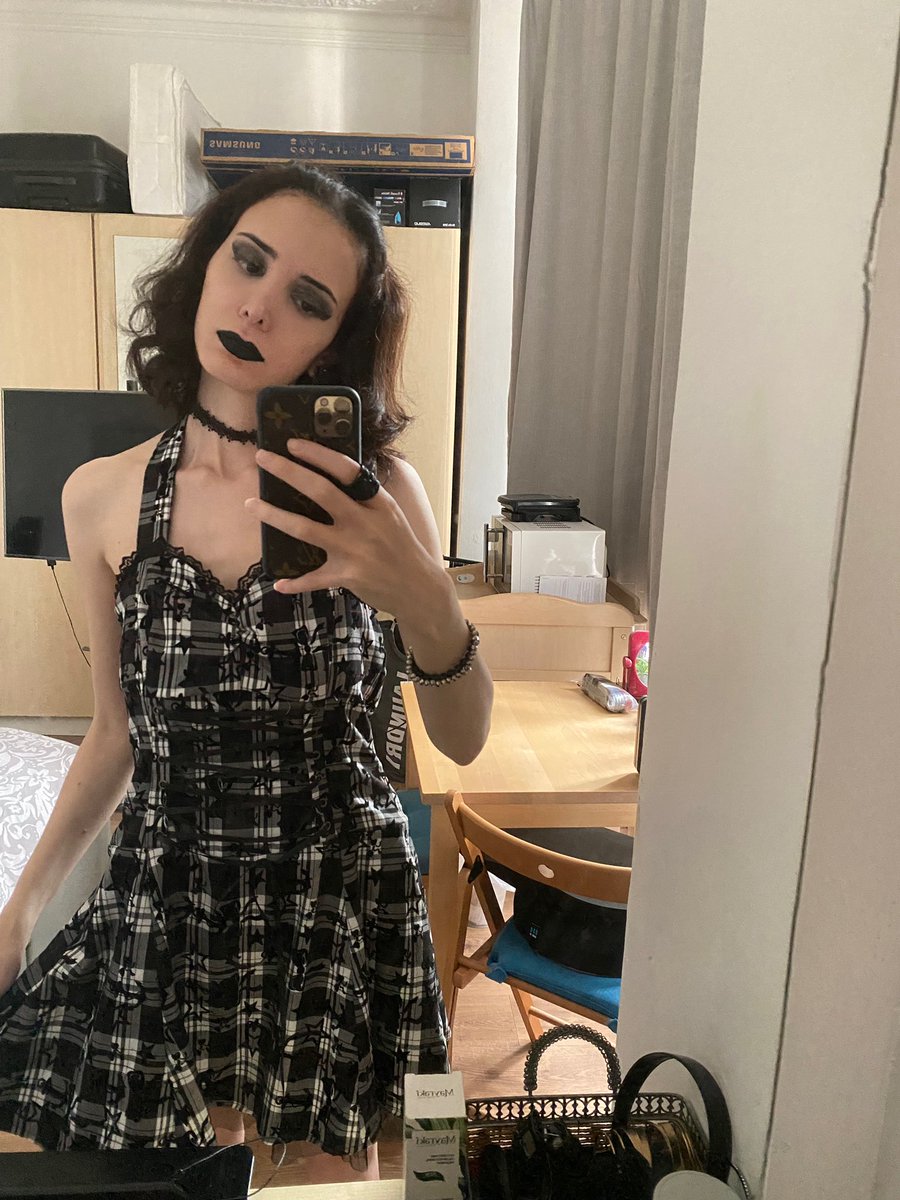 negativecreep96's tweet photo. My version of wearing a “costume” on Halloween, part deux ☠️ https://t.co/FYeqp4U2Oa
