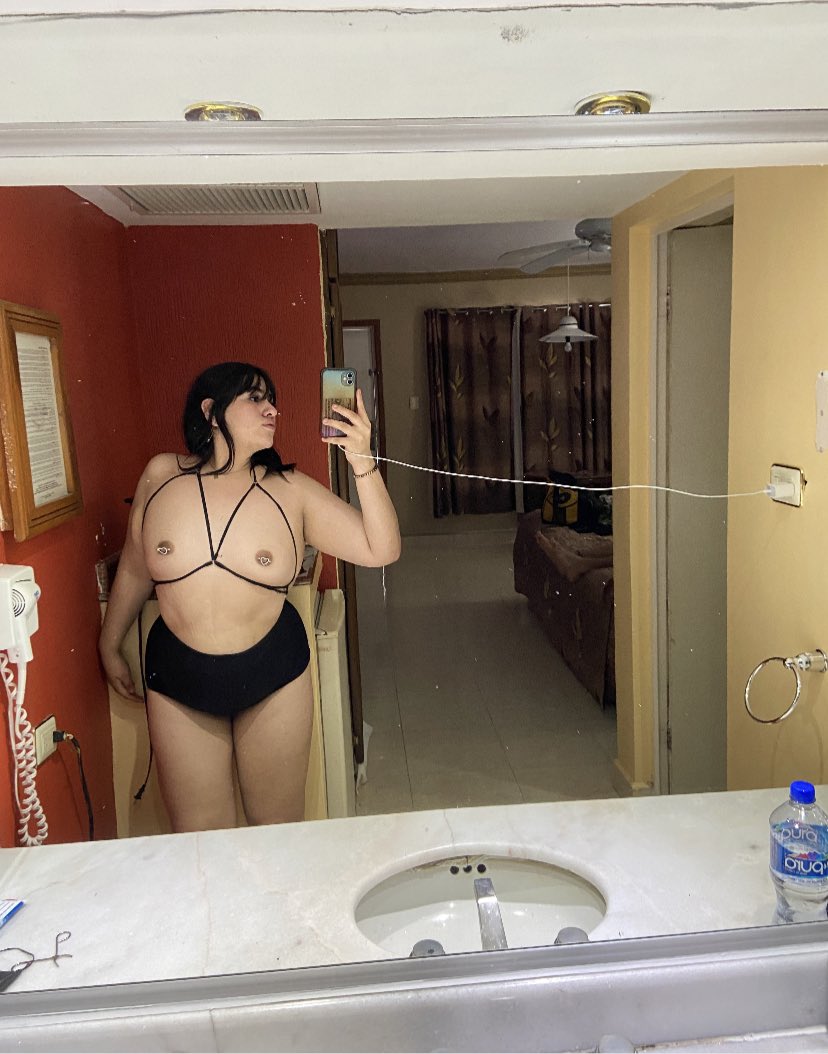 nancieramxxx's tweet photo. Alguien que se anime a cogerme 🔥
100Rtt y miren como uso mi Plug de Furro🥰 https://t.co/7Za0UiPo6u