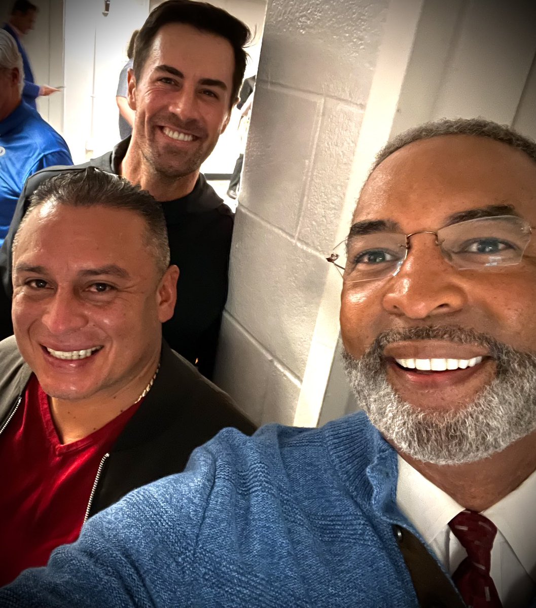 UkeeWashington's tweet photo. They want ANOTHER one…..
 ….just like the OTHER one…in ‘08 !
#CarlosRuiz #ColeHamels 

Lets go ⁦@Phillies⁩ #RingTheBell 

⁦@CBSPhiladelphia⁩ https://t.co/xtSlEzf2c6