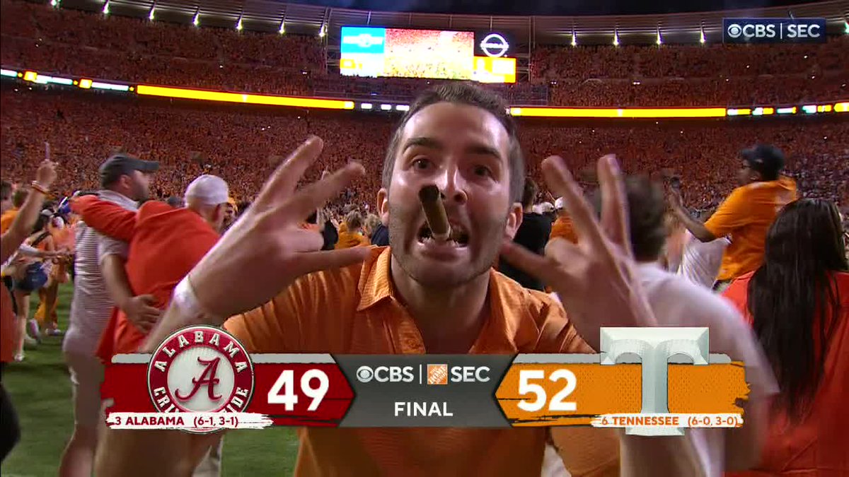 SportsCenter's tweet photo. Tennessee fans after claiming the No. 1 spot 😅 https://t.co/i348EsnLM3