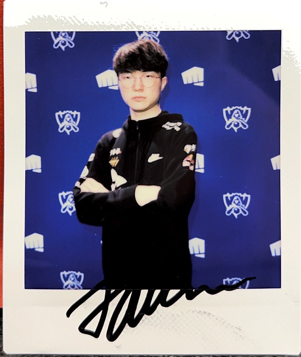 sicgom_esports's tweet photo. 롤 플리커 - 페이커, 케리아, 구마유시 https://t.co/v6jepcrb1z