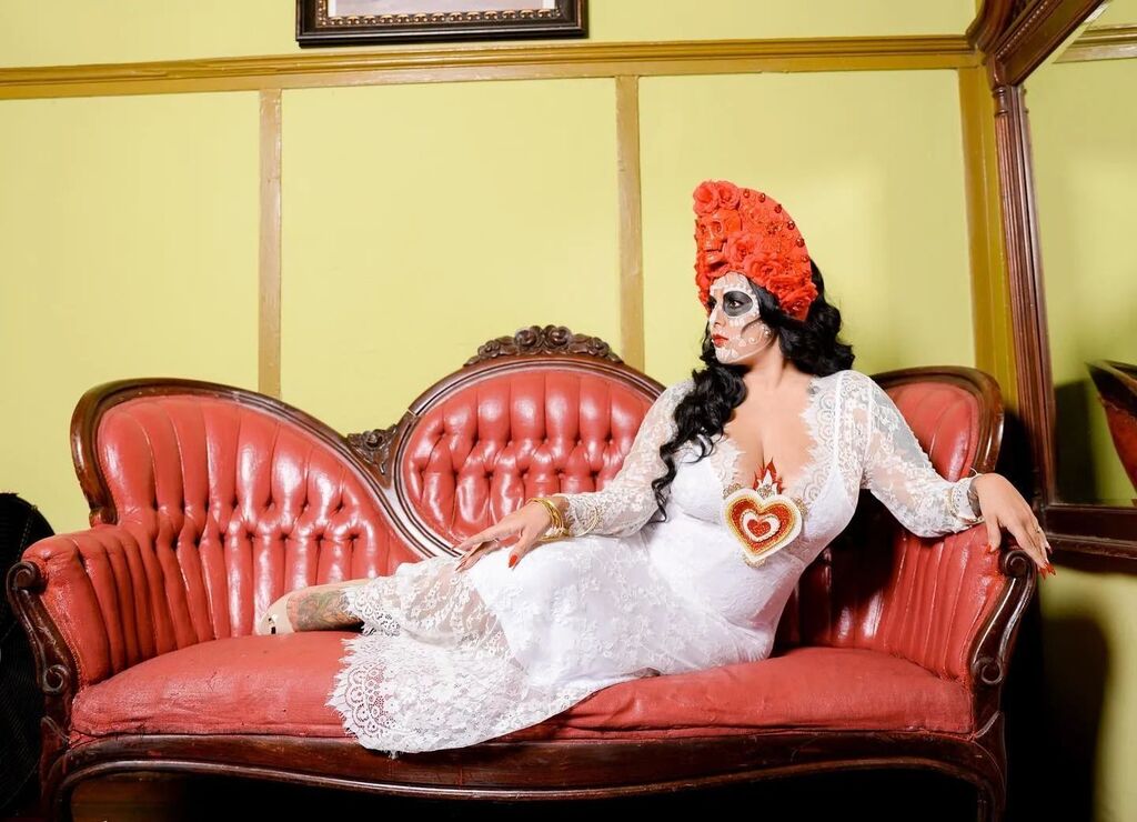 CPinups's tweet photo. Happy Dia Del Los Muertos featuring @anitadevil13
❤️🔥Chica es veneno❤️🔥#anitadevil #thetexicanpinup #atx #austinpinup #austinmodel #latinapinup #pinup #chicana #latina #mexicana #houstonlocationscout #houstonphotoshoot #calavera #diadelosmuertos #skul… https://t.co/qSU3cA7WC2 https://t.co/7AeIZk8cP3