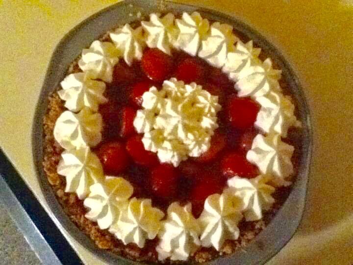 sbrew42's tweet photo. Since I wasn’t streaming or playing any games tonight I made a strawberry lemon pie. Please excuse my messy piping bag skills, I’m out of practice. #nomnom #pie #imachef https://t.co/KZi7ZxFkBt