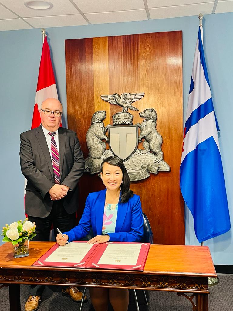 It’s official! Thank you #Willowdale! Honoured to be your new City Councillor. Our first official day is November 15. Working on staff and infrastructure building right now. Looking forward to the adventure that awaits all of us on how we shape the future together. #TOpoli