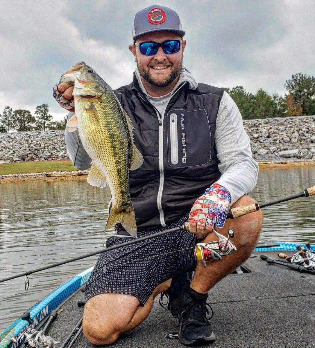 joeyfishing's tweet photo. 3lbs 6oz what an awesome battle! I caught this one using the all new 7β6β Medium Light TFO Resolve Spinning Rod with a Johnny Morris Reel and 10lb Vicious No-Fade Braid to an 11lb Tora Fluorocarbon Leader! #fishing #spottedbass #fallfishing #tforesolve #nofadebraid #joeyfishing https://t.co/BeXRpRc0Lc