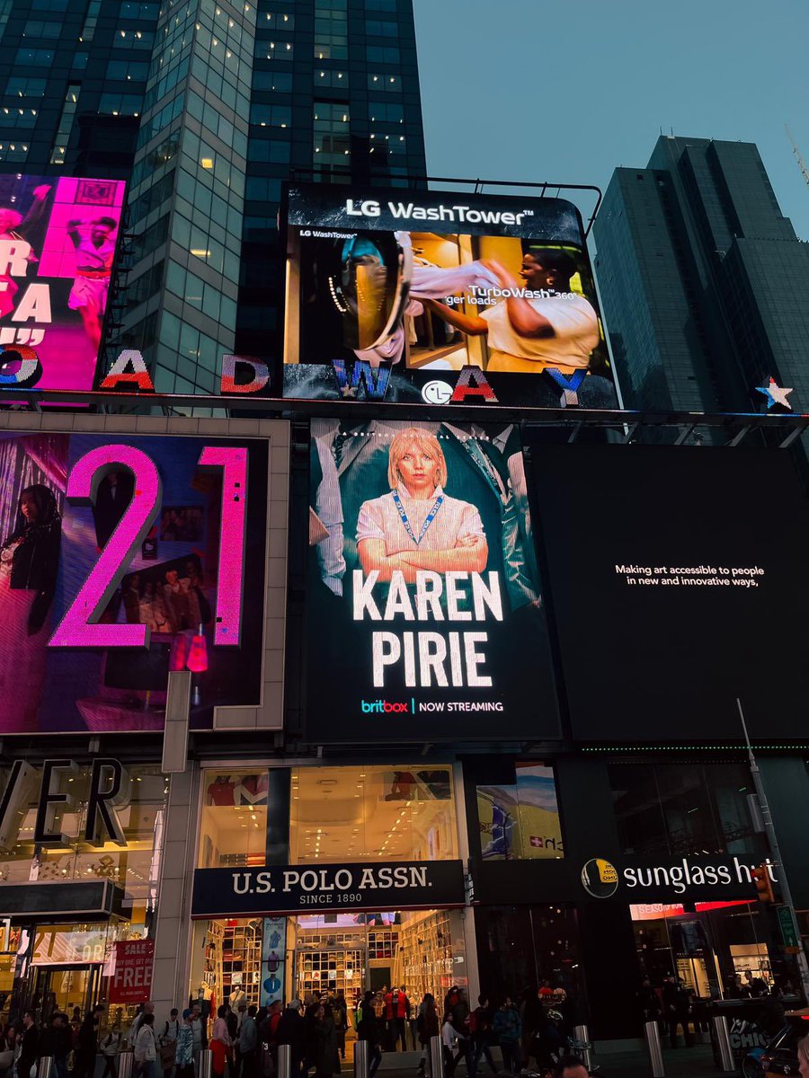 Times Square. Help. 🤯 #karenpirie @BritBox_US