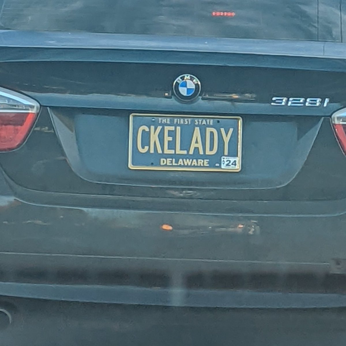 DE vanity plates tweet media