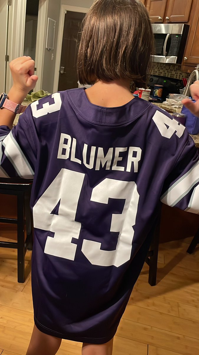 When your mom wins a free <a href="/KStateFB/">K-State Football</a> jersey and she lets you pick your favorite player <a href="/JackBlumer_/">Jack Blumer</a>