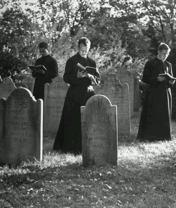 PiyalBotejue's tweet photo. All Souls Day
"Eternal rest grant unto them, O Lord, and let perpetual light shine upon them. May their Souls and all the Souls of the faithful deparded, through the mercy of God, rest in peace.Amen."
#AllSoulsDay
#SoulsInPurgatory
#PrayForTheSouls https://t.co/SUjQtt6Nqp
