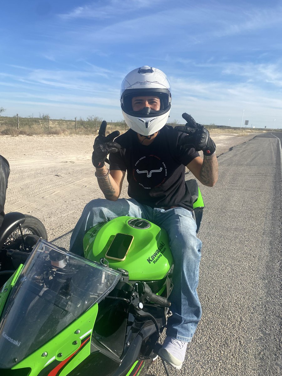 guerreroalbert0's tweet photo. Sundays ride 💯 https://t.co/FK8xDtYZjx