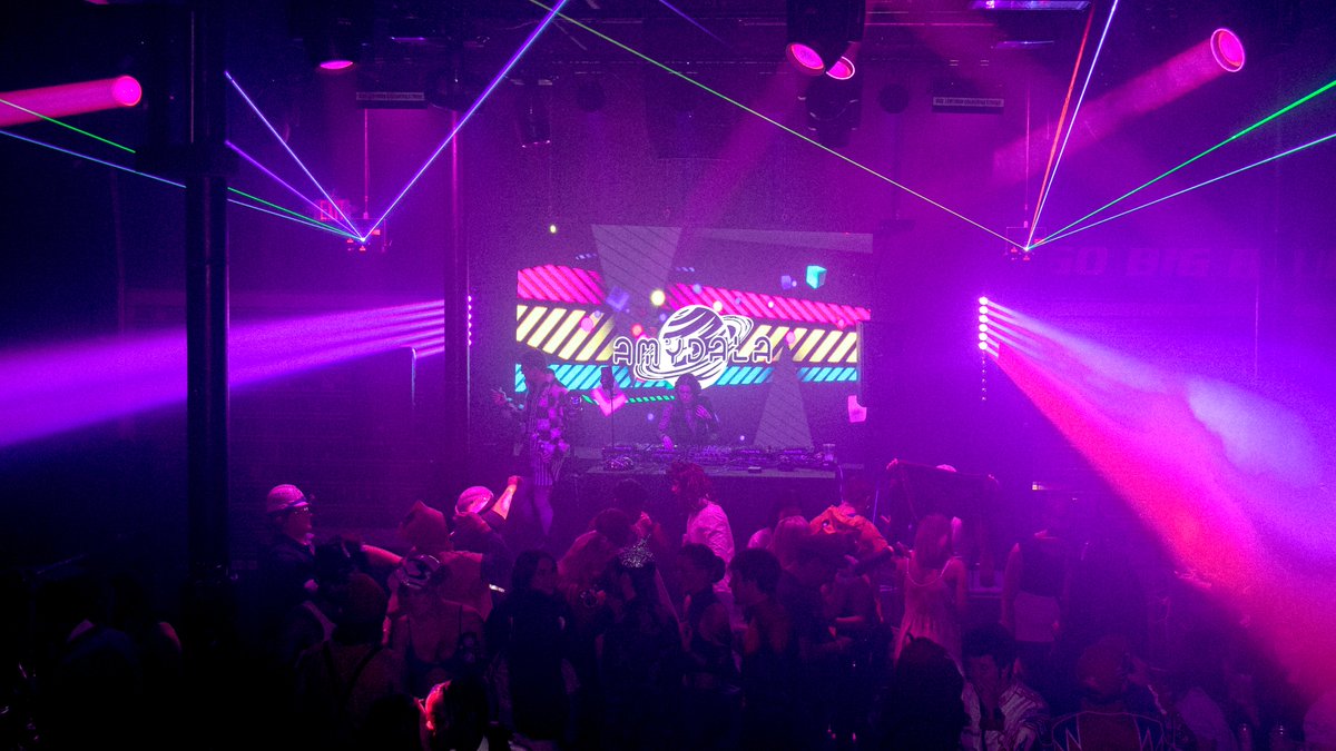 beauxartslex's tweet photo. Name a better way to spend your Halloween weekend than at Ball of Horror 🦇 with some Wildcats, Doodlebob, and Luigi 🎃

Thank you to all of YOU who came to get your spooky groove on 🧛‍♂️

More to come 🎡
BAF with us!

#BeauxArts #Lexington  #halloween #party #Clubhouselex https://t.co/WyhiOahs5k
