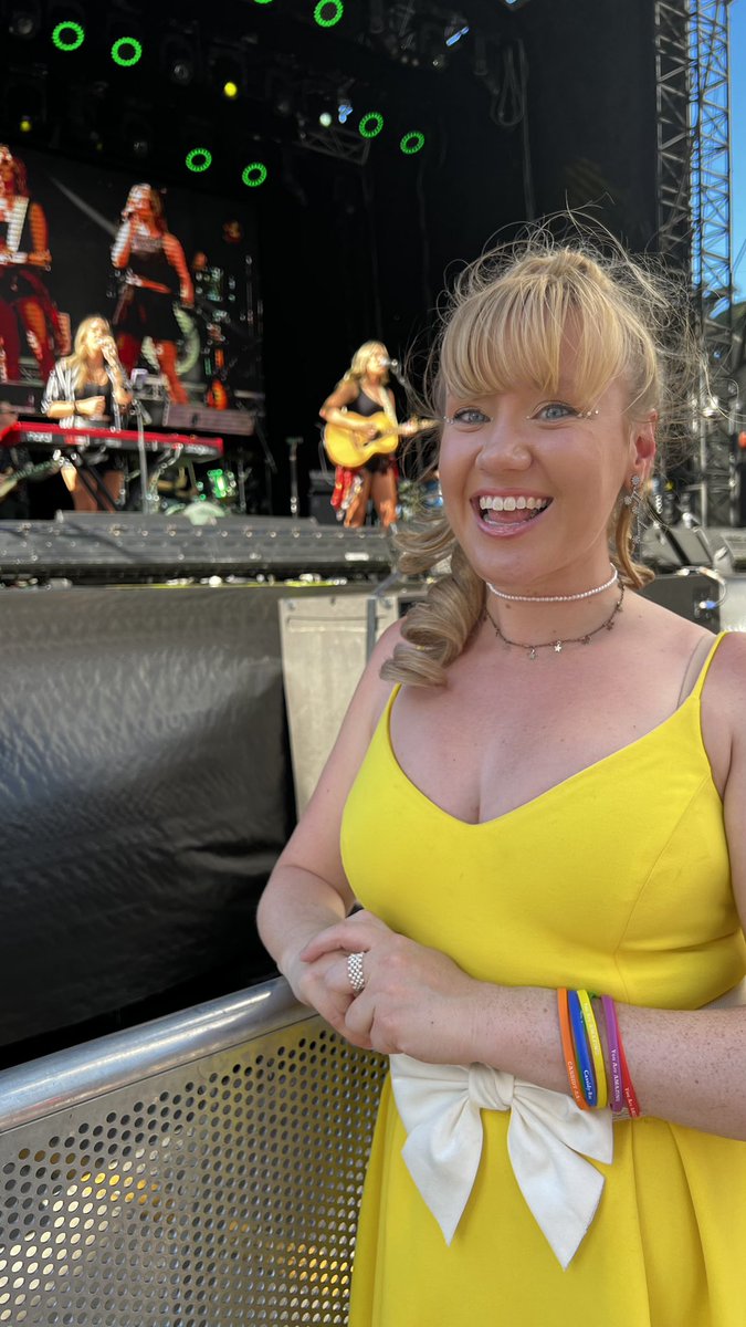 Call me a #frontrowfan of <a href="/dozzimusic/">Dozzi</a> 
<a href="/mikky_whalan/">Mikky Whalan</a> 

What was your favorite song? 

@GroundwaterCMF
<a href="/CountryTownAU/">Countrytown</a>

#music
#countrymusic