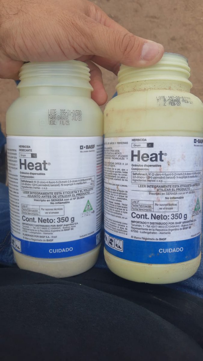 ATENCION.!! Para todos aquellos que me siguen y leen mis publicaciones.! Hace dias que vengo aplicando Heat en los barbechos de maiz y soja. Hoy me entero que por el numero de lote de las botellas  y  el dudoso color y formulacion determinamos que el producto es trucho.! Gracias