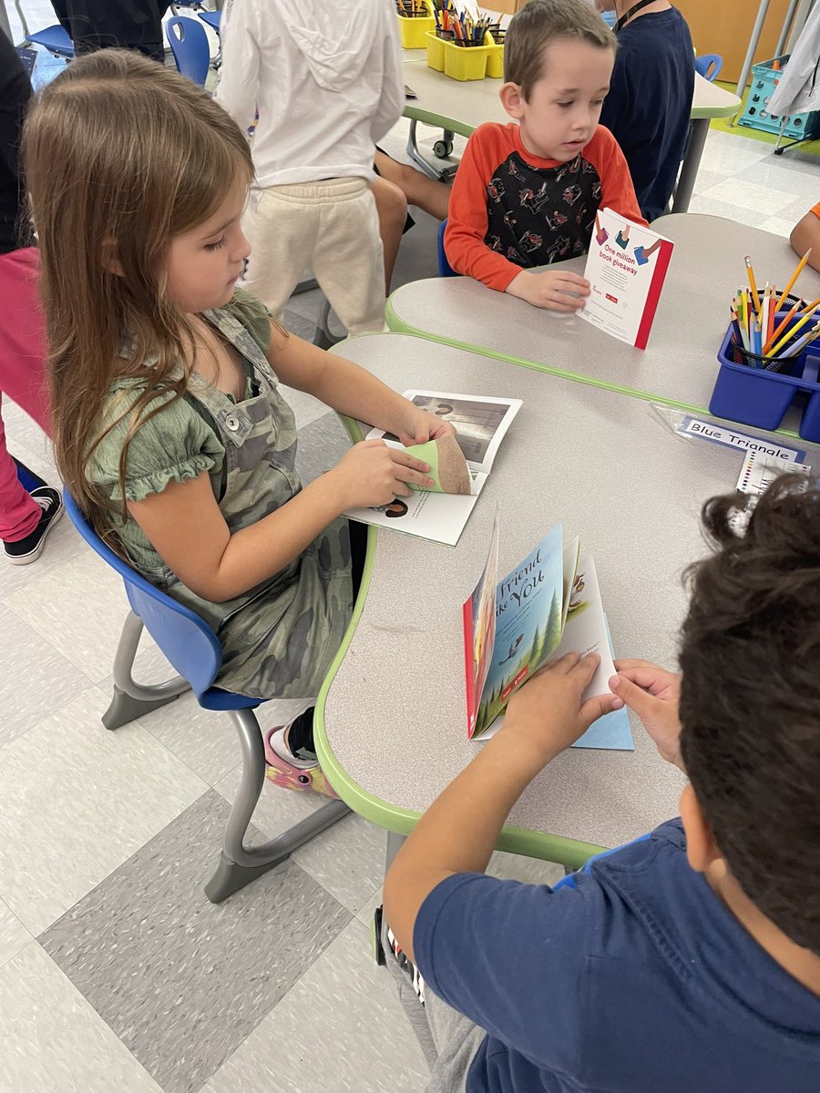 LAniolowski's tweet photo. Thank you to the Assabet Tech High School Volunteers (and their teachers!) for volunteering to read to our K-2 students and for giving them books to bring home to read with their families! 📚 @GoodnowSchool @MPSPanthers https://t.co/A4HDKeHavS