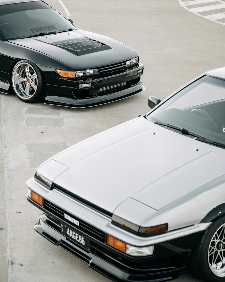 vividracingcom's tweet photo. Which one are you taking?! 👀
.
🏎: @harley_jzx_86 \ @slatts.s13
📸: @crue.tv
.
#japcar #toyotaae86 #ae86trueno #antilag #ae86life #nissan240sx #nissan180sx #driftmissile #jdmlegends #jdmcars #gt86gang #jdmclassic #ae86 #ae86corolla #ae86sprinter #ae86world #ae86coupe https://t.co/smM28kq4p8