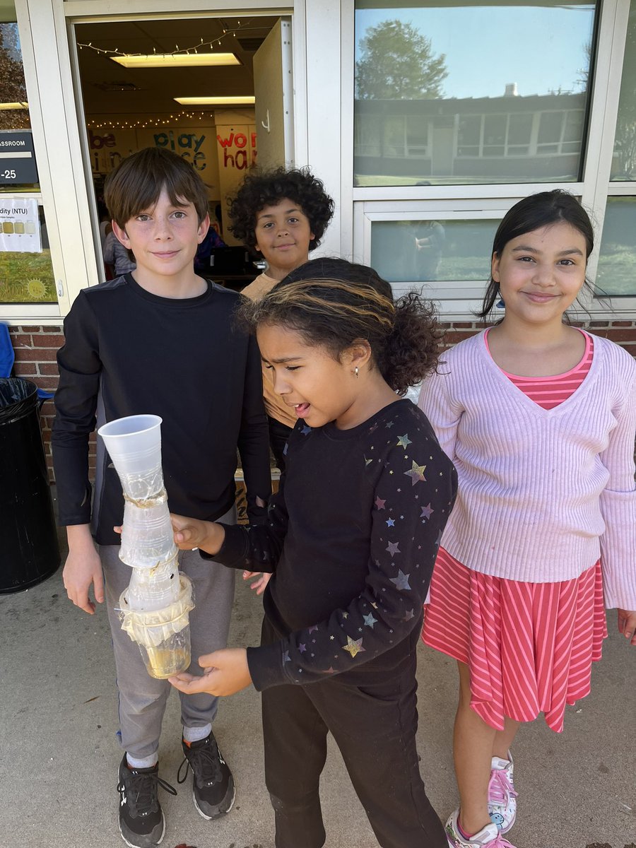 Teachnmomma's tweet photo. Fourth graders @PinchbeckESRays built water purifiers to clean their very dirty water. They even checked the turbidity! #STEAM @HCPS_Innovates @HenricoScience #authenticandconnected https://t.co/ahjsIXAWro