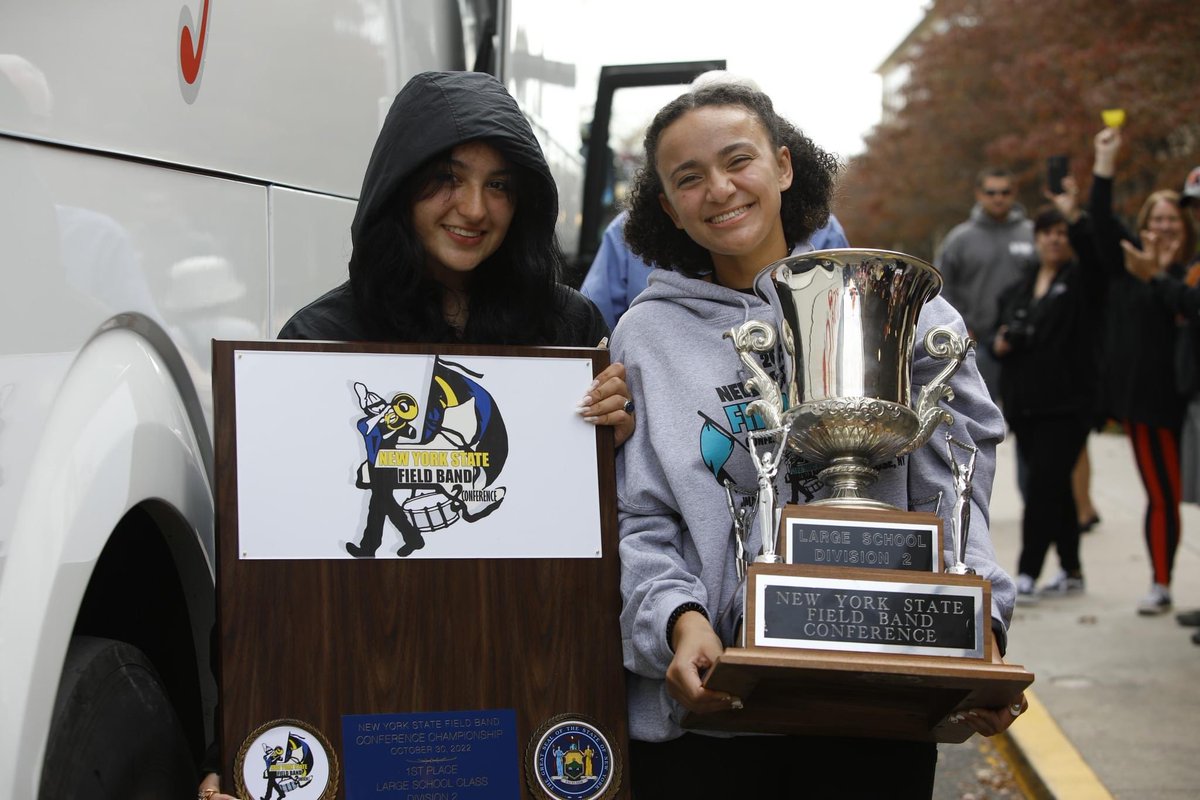 MissBarnettBand's tweet photo. Still smiling ear to ear from all of the love our 2022 performers have received after their championship weekend! #hhspride https://t.co/zqilxK8MG1