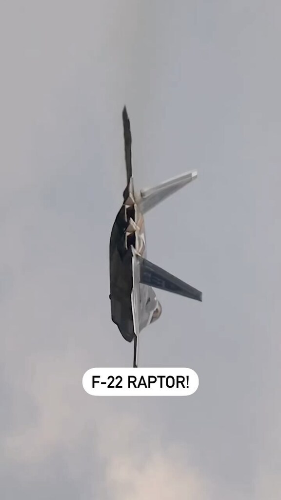 OwenAviation's tweet photo. Epic 📹 from @markfingar ⬅️ must follow!!
GREAT demo today @f22demoteam Looking sharp!!!!
#raptor #raptornation #f22raptor #aviationvideo #aircombat #airsuperiority #aircombatcommand #22 #raptornation #raptoring #brickoven #lm #turnandburn #vapes #… https://t.co/PEsLpTFLxN https://t.co/v7gaOizNre