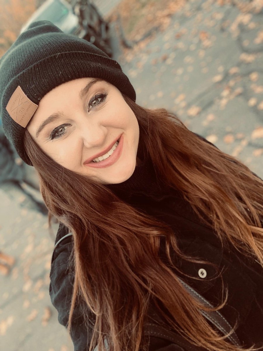 RestlessPage's tweet image. Fall break was beautiful ! Back in the recording studio next week with a new single!