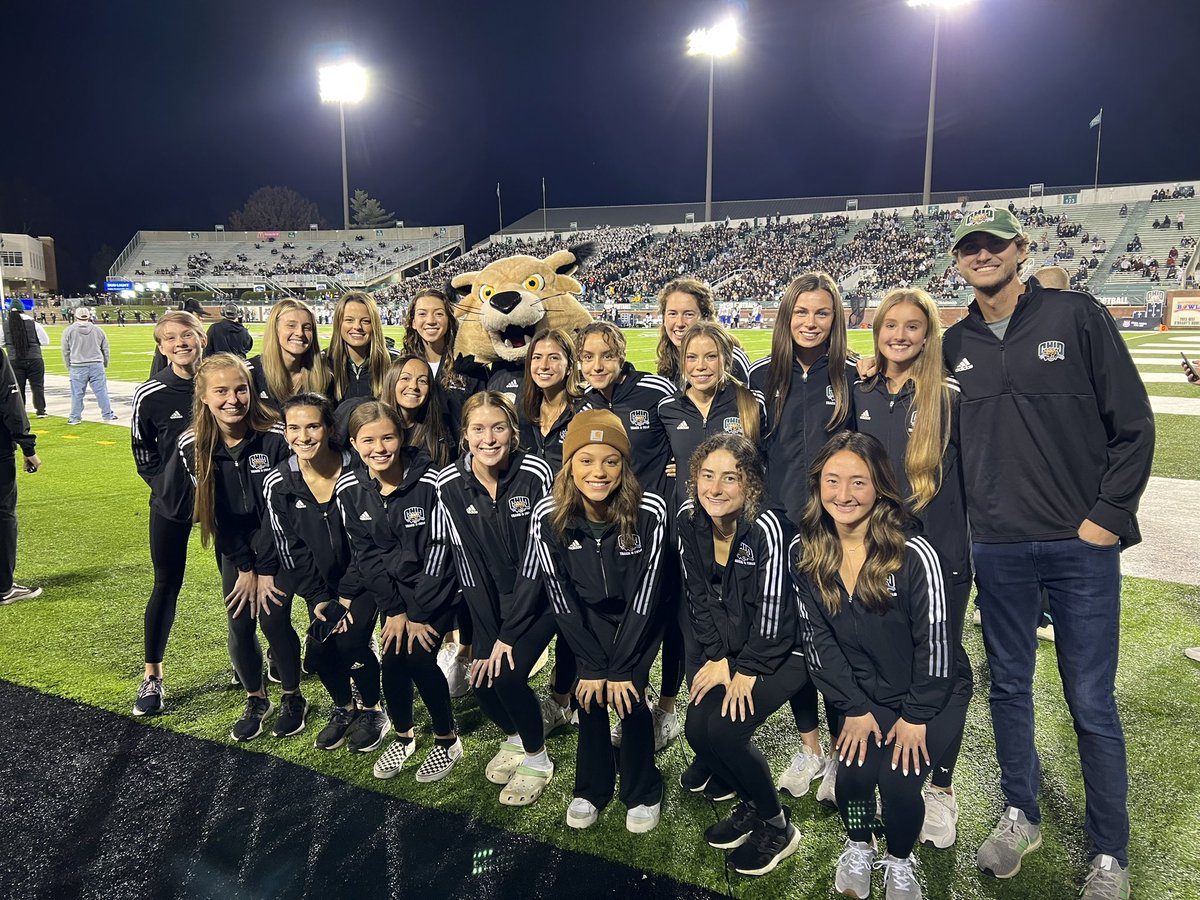 OhioXCTF's tweet photo. Out here for some midweek #MACtion supporting @ohiofootball 😼 https://t.co/HSemshbQQE