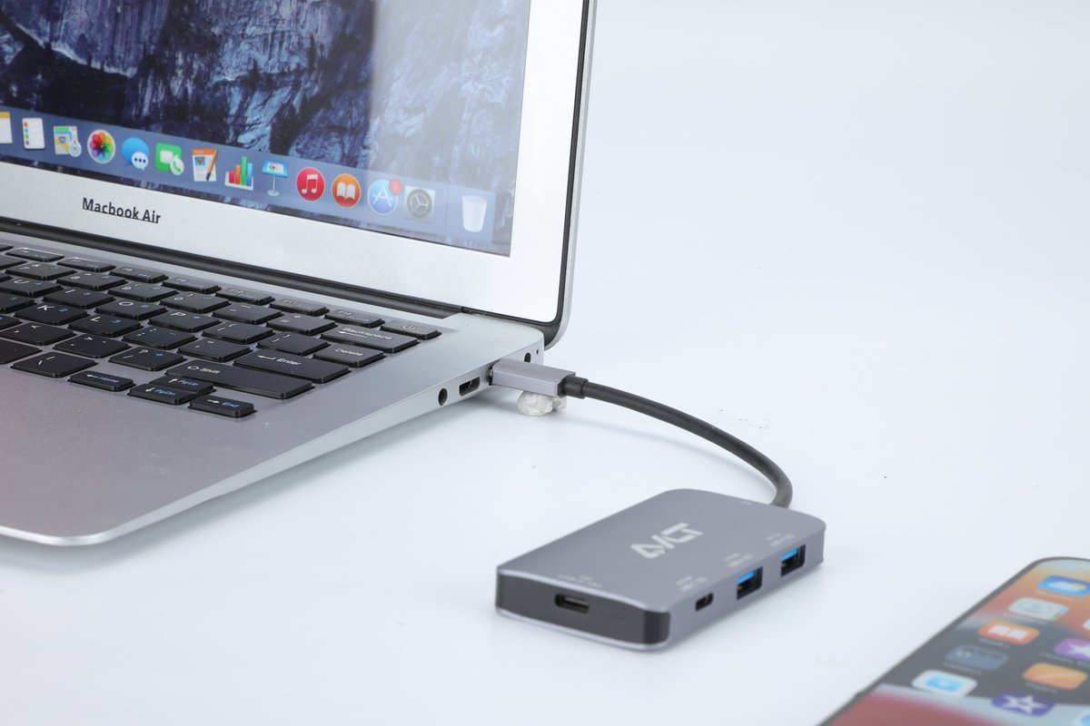 AVLT_Global's tweet image. 🔥Fast Data Transfer🔥
Check out the portable multiport adapter!😀👇
bit.ly/3sQlFi4
#datatransfer #adapter #multiportadapter #smartphones #tablets #keyboards #laptops