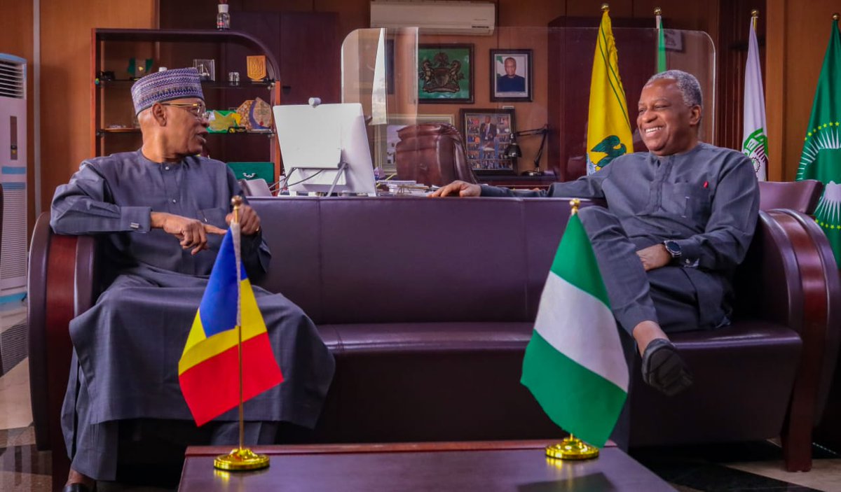 Geoffrey Onyeama tweet media