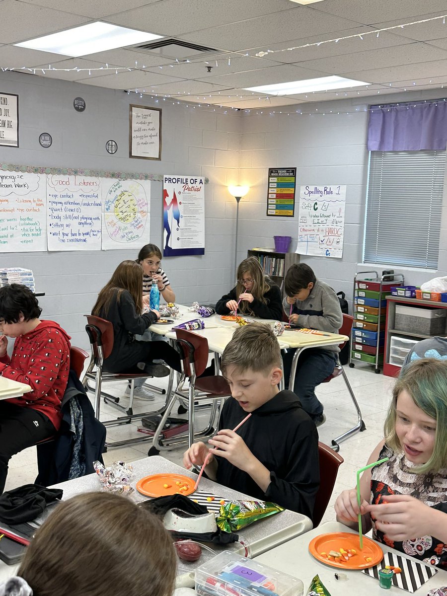 _ChelseyReid_'s tweet photo. A day late posting but we had fun at our Halloween party in 6th grade! Some minute to win it games, pizza, and a movie! https://t.co/4X8mQrWGfu