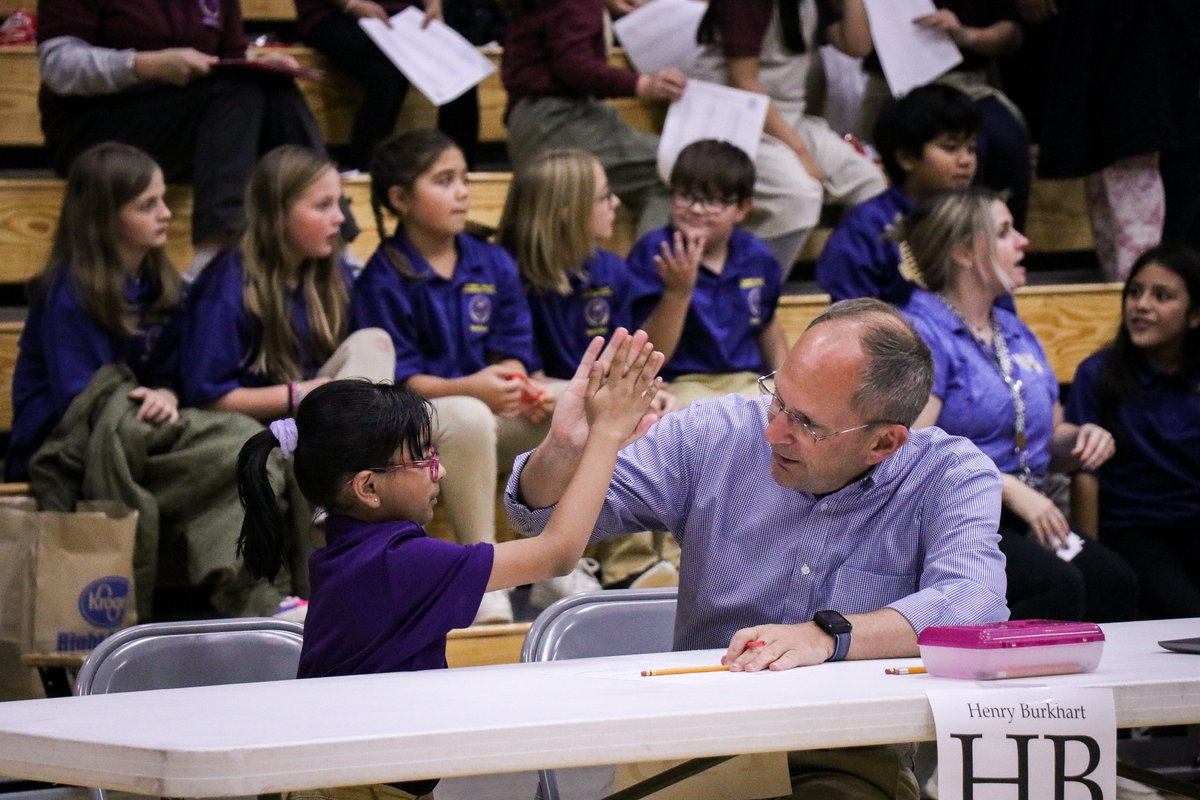Last night we hosted the district Spell Bowl competition. All our elem. schools and both sixth grade academies competed. Jeremiah Gray Elementary took first place, followed by Douglas MacArthur and Abraham Lincoln. We're proud of all these outstanding students! Way to go! ✏️⏰🤓