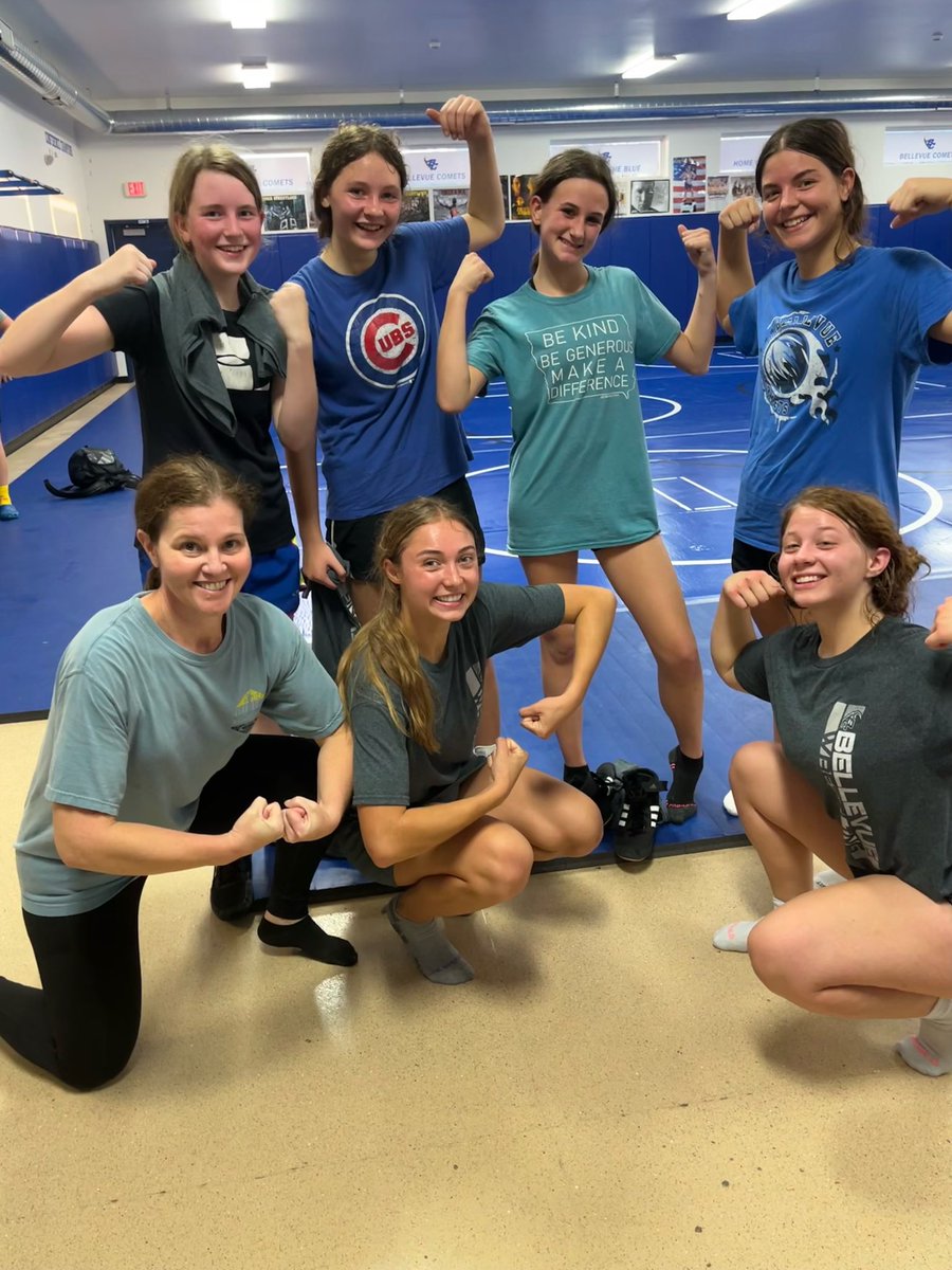 Comet_Wrestling's tweet photo. @ighsauwrestling missed the first day of practice (five high school girls). Today it’s 3 HS and 3 MS #firstdayflex https://t.co/jCPhCPOq4M
