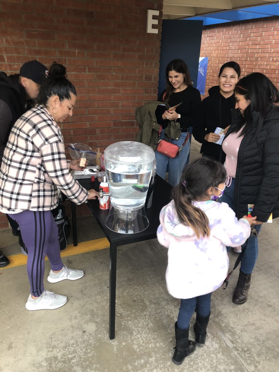 centralSBUSD's tweet photo. #IBLocal came out to suport our parents here @PIQEUSA ! It’s all about connectedness ! I could not be more proud so serve our community . #OneTeam#OneBoat#OneRow @Supt_SBUSD @SBUSD_NEWS @GabrielaDeLaT18 @Mo2lyric @CappadonaLaura https://t.co/whhgHsTxzL
