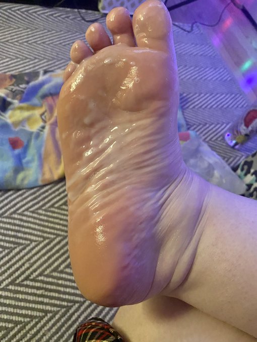 Pardon the towel and mess I was doing a pedicure but you can&rsquo;t tell me this foot mask doesn&rsquo;t look a