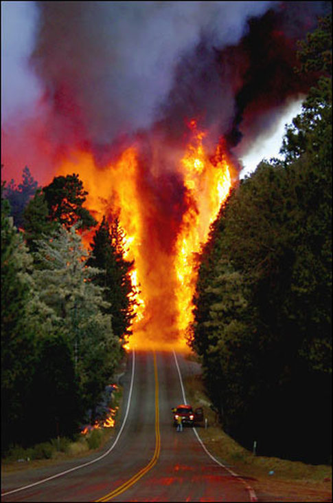 water_planet's tweet photo. Wall of Fire, Lake Arrowhead, California #WallofFire #LakeArrowhead #California https://t.co/B8EV0z5vQv https://t.co/sYl4Y52UV6