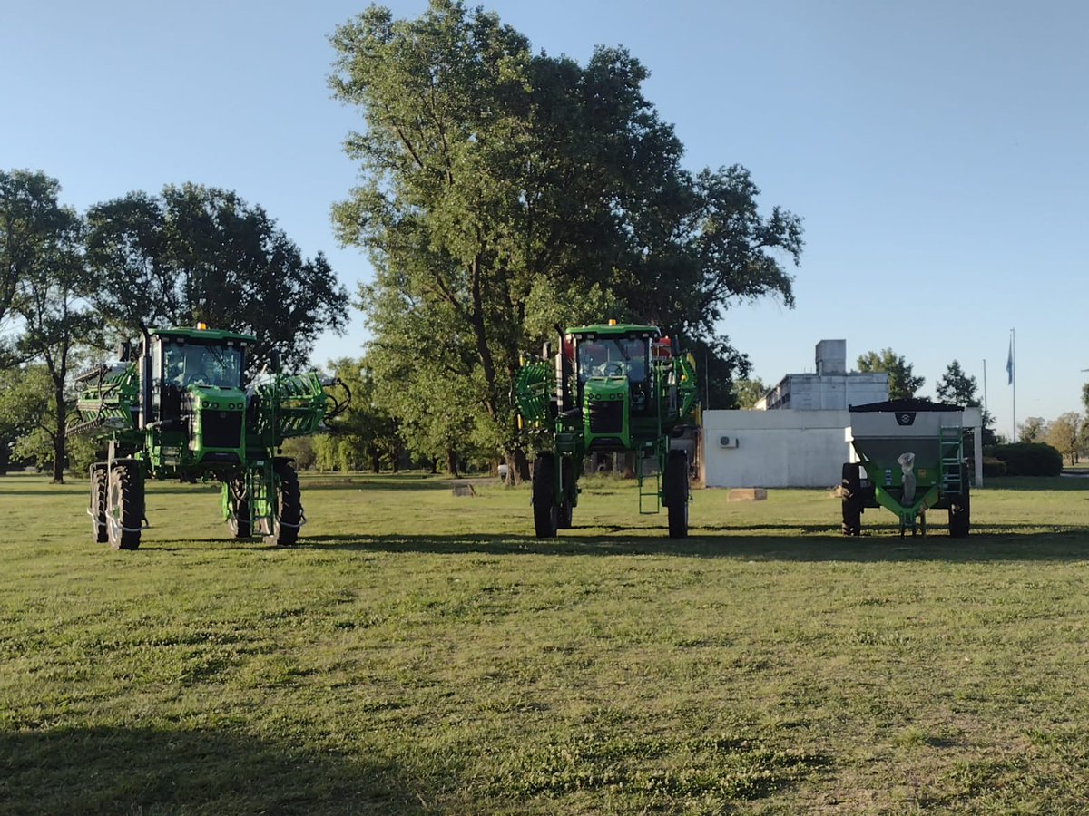 seba_munoz23's tweet photo. Todo listo para mañana en @INTAMsJuarez en la jornada de nuevas tecnologías en el agro! Aun estás a tiempo de inscribirte en https://t.co/HzG8v77QBI y si no podes inscribirte, te anotamos en el lugar!! Te esperamos !  De 8 a 16:30 hs #AgTech https://t.co/ZM7FOMUTkw