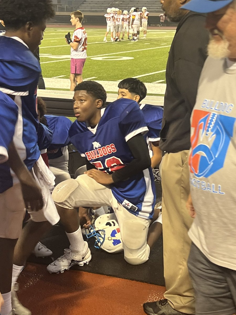 Larhodes1's tweet image. @mrhodesteam @Kacienichole_ and I are proud of Lil’Dude.  He had a phenomenal game.  7th grade football is in the books.
#59 #2sacks #9tackles