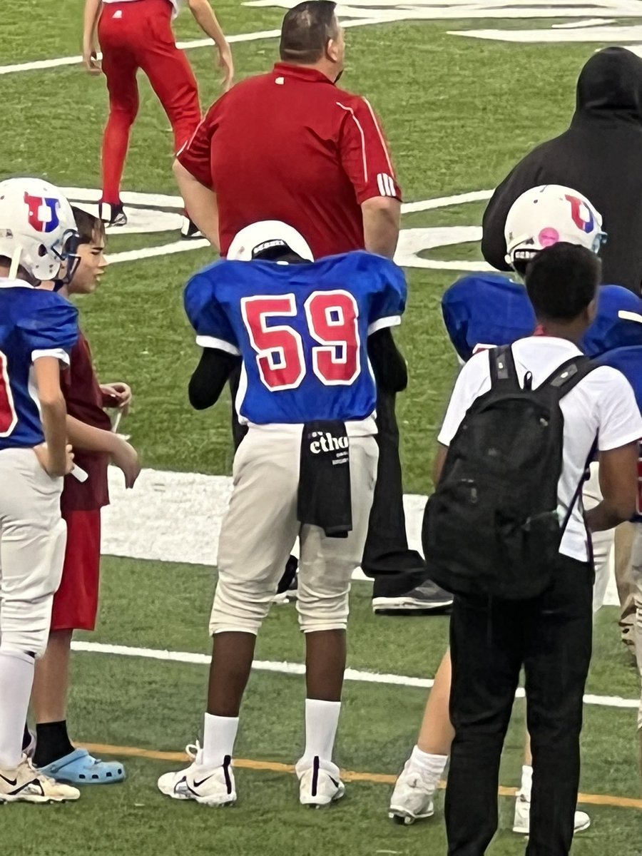 Larhodes1's tweet image. @mrhodesteam @Kacienichole_ and I are proud of Lil’Dude.  He had a phenomenal game.  7th grade football is in the books.
#59 #2sacks #9tackles