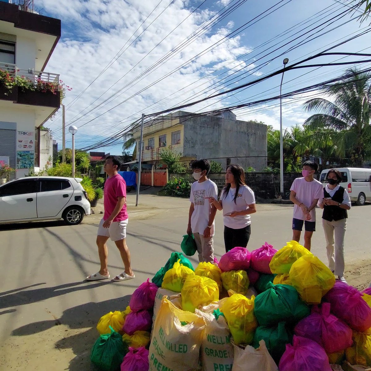 avyanPH's tweet photo. We're bound to Madalag, Aklan for relief packs distribution. πΈ
Thank you to all our partner orgs, donors and volunteers!
#PaengPH
#BueoliganAklan
#HelpAklan https://t.co/LMQOWZFLfs