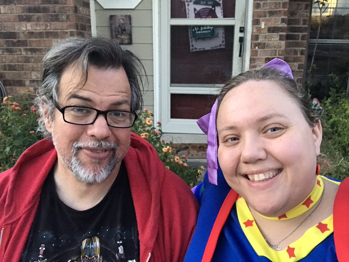 Passing out Trick or treat candy last night with <a href="/ALeeMartinez/">A. Lee Martinez</a> !!