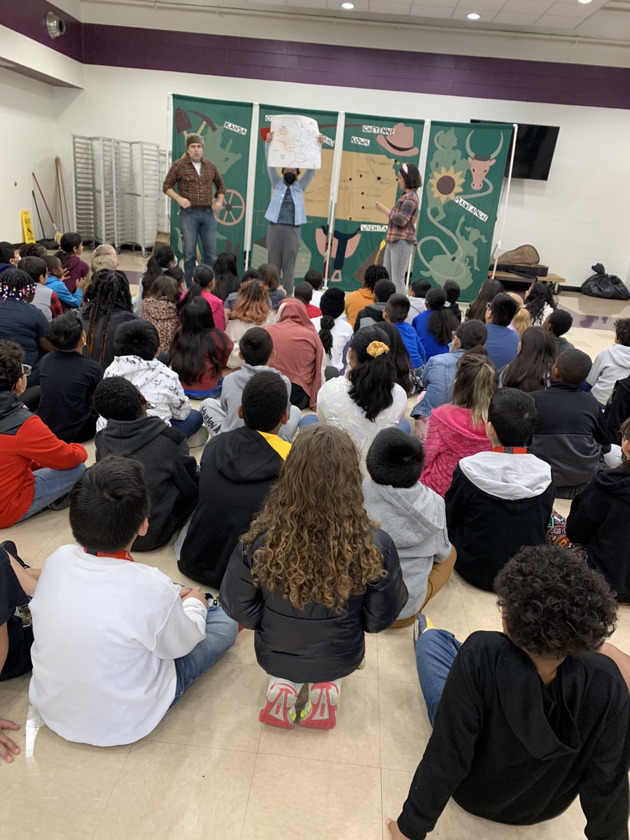 Chastain4HG's tweet photo. 4th grade learning about Kansas history with the Kansas Settlers Band. @HazelgroveKck https://t.co/yZplQpEGEE