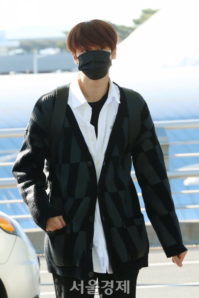 더보이즈 주연, 앙증맞은 손끝 [SE★포토]
출처 : 서울경제 | 네이버 TV연예
n.news.naver.com/entertain/arti…

아 너무 귀여워