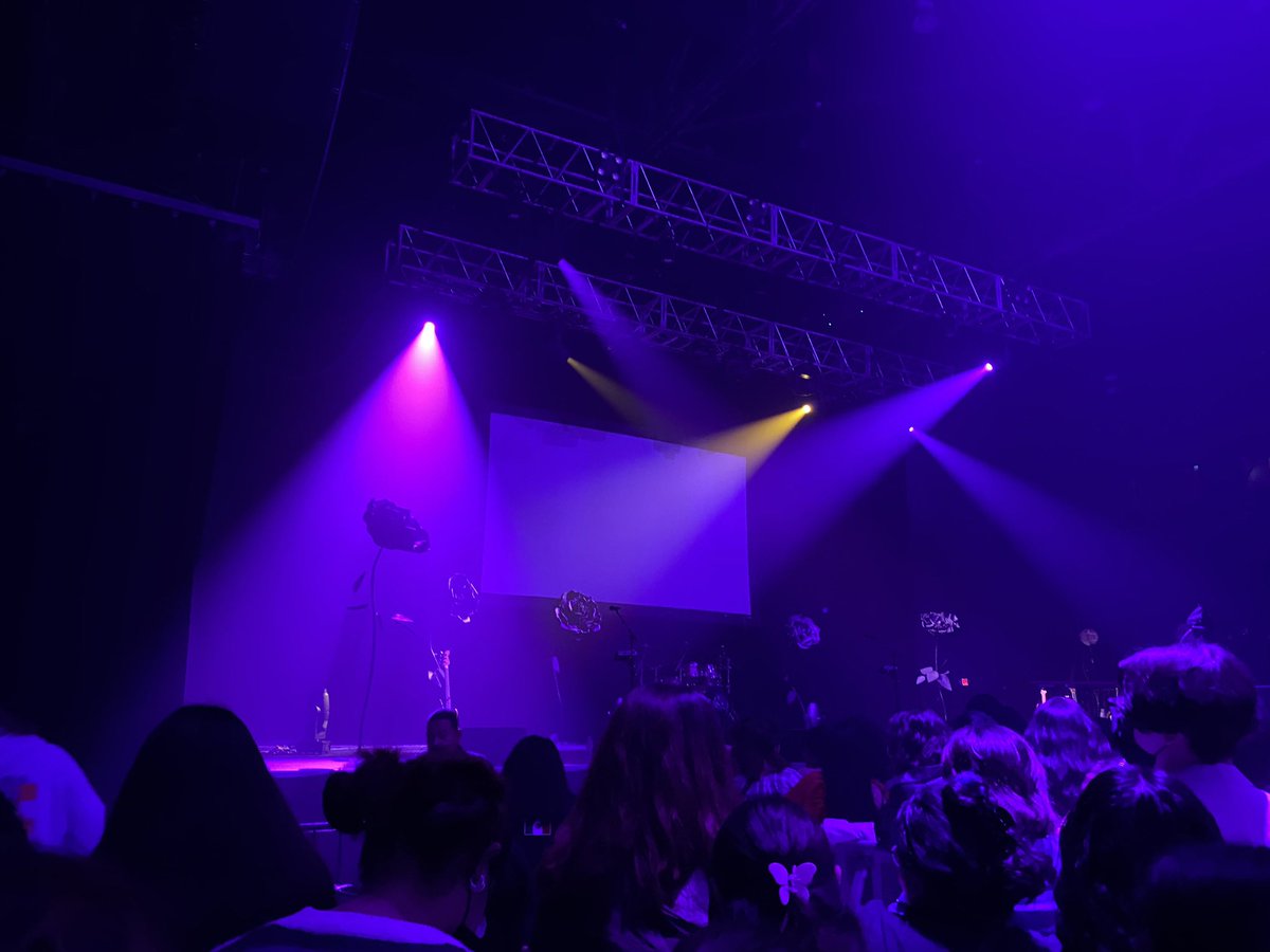 alrightjorge's tweet photo. core memory 🫶🏼❤️ #TheRose #TheRoseHEAL #TheRoseHouston #therosehealtogethertour https://t.co/vfbNhSVvPY