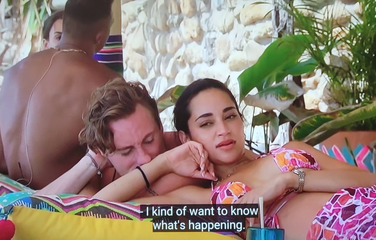 bacheloretteIsCool tweet media