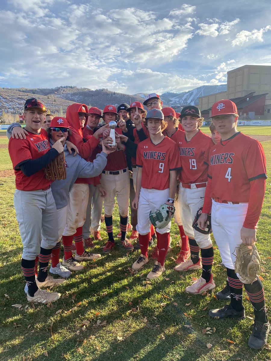 Team Red with an 11-1 win in game 3, taking home the Fall World Series trophy!