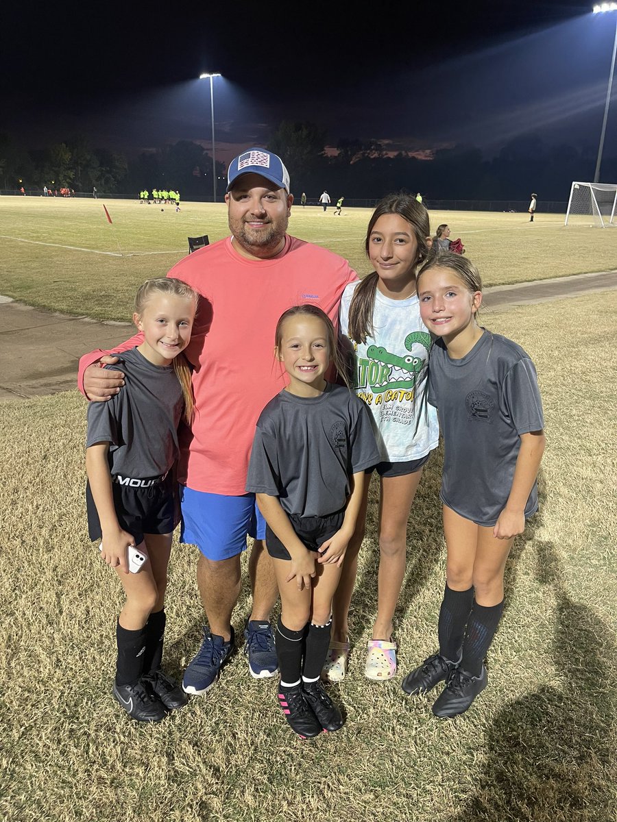 Fleeing400's tweet photo. 6 months ago, I got invited to a soccer game. The pic on the right was my motivation to start #NSNG. Iโve lost 55 lb, got my A1C to 5.7, and got off all meds. It hasnโt always been easy or perfect, but worth it! @VinnieTortorich @isawthelight02 @AMKSmith12 @MaryPKole https://t.co/s7bwEKkcmL